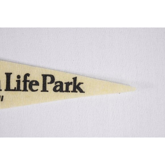 Vintage small 14" Sea Life Park Hawaii pennant, small tourist souvenir neon - Picture 7 of 8